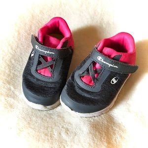 🌺 PRICE DROP 🌺 Toddler Champions - Size 4W USA